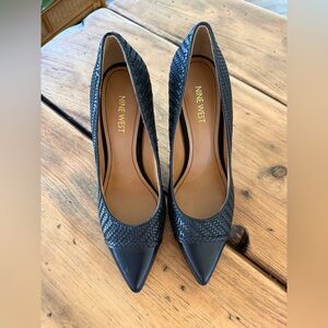 🖤 Nine West Black Woven Textured Heels